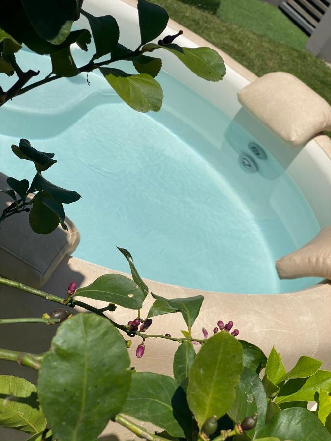 Art B&B Design Costa Volpino Exterior foto