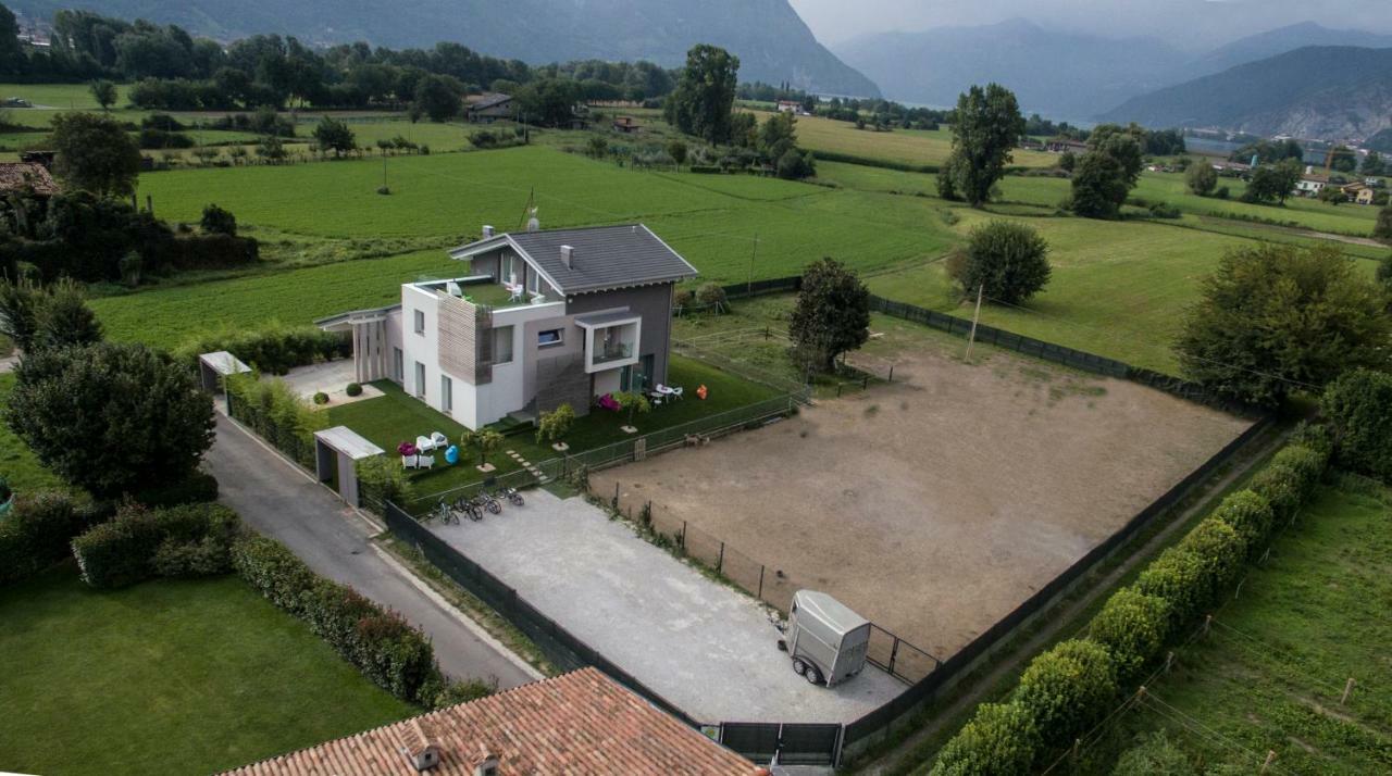 Art B&B Design Costa Volpino Exterior foto