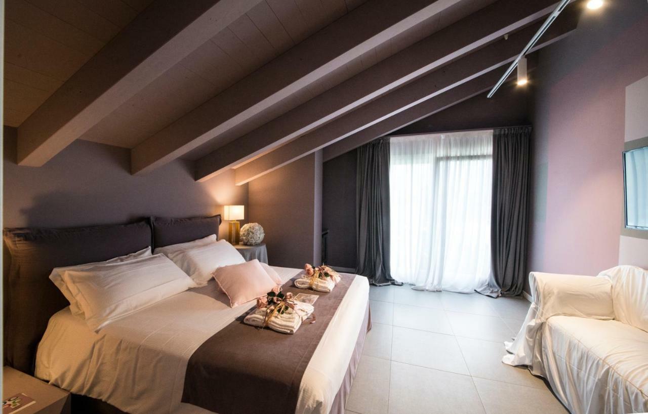 Art B&B Design Costa Volpino Exterior foto